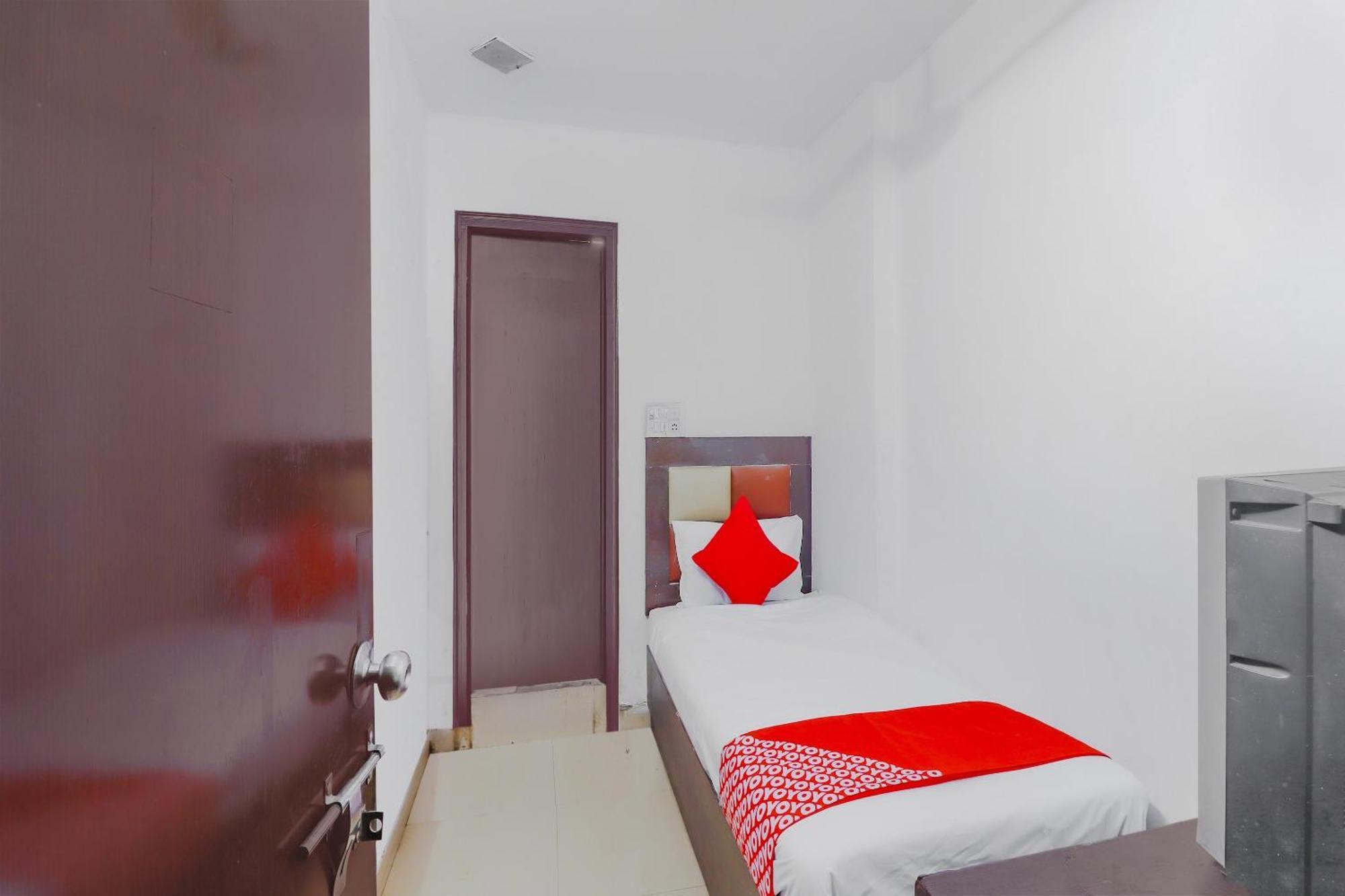 Hotel O Meredian Haiderabad Buitenkant foto
