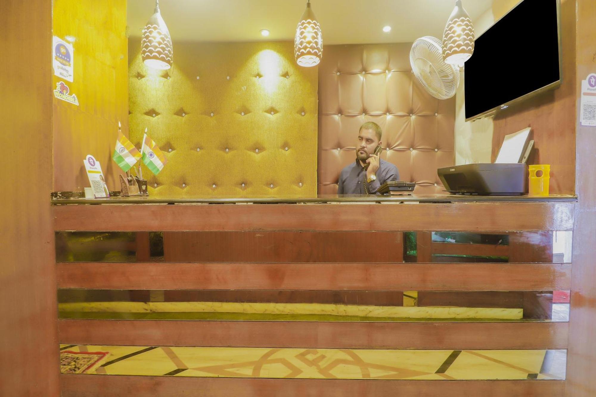 Hotel O Meredian Haiderabad Buitenkant foto